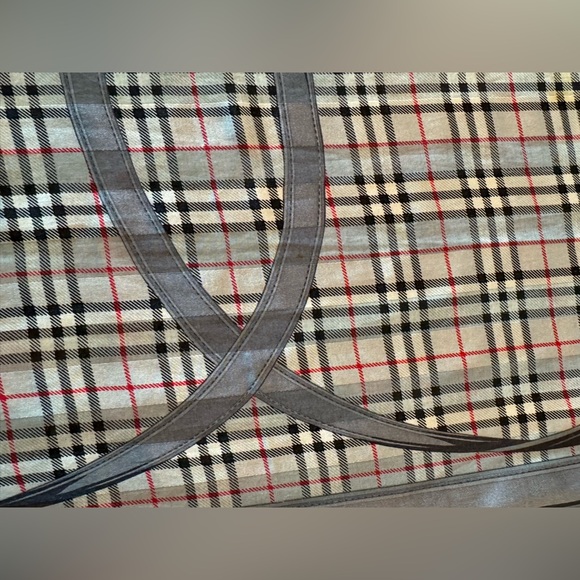 Burberry Vintage London Handkerchief - Picture 4 of 5
